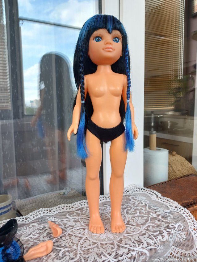 Nancy Famosa вечеринка монстров