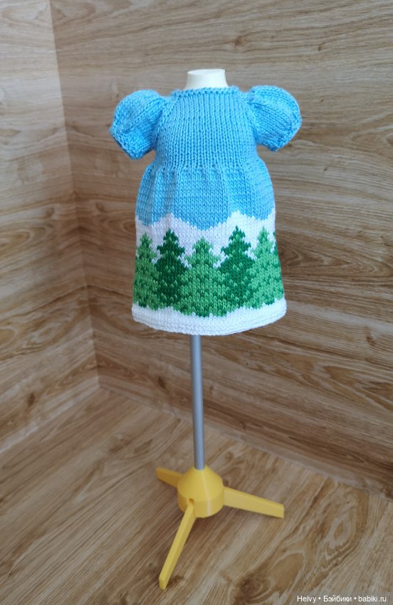 Платье с елочками для кукол Little Darling и Paola Reina (фото 7)