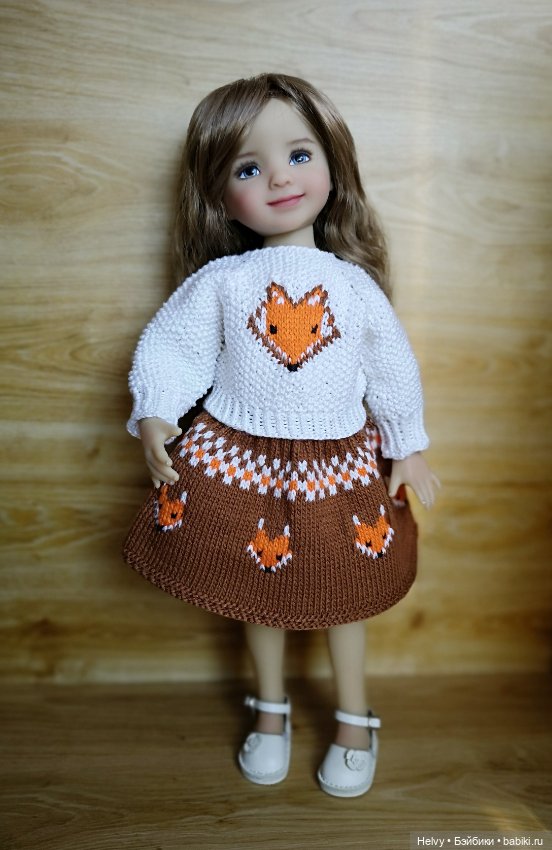Свитер и юбочка для куклы Little Darling