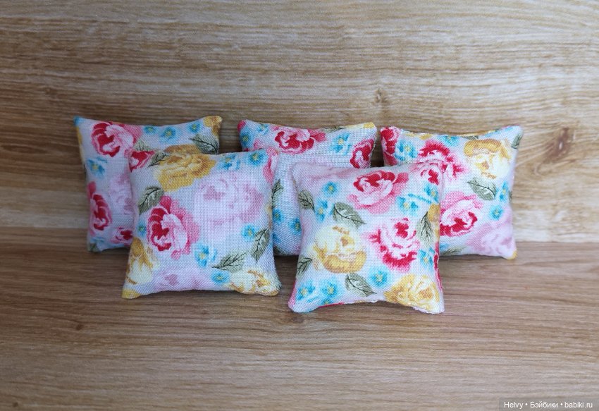 Продам подушки для кукол 1/6 размера. Хорошо подходят для Barbie и аналогичных по размеру кукол