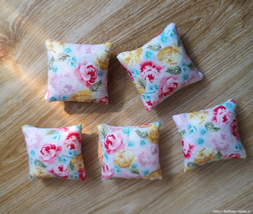 Продам подушки для кукол 1/6 размера. Хорошо подходят для Barbie и аналогичных по размеру кукол (фото 2)