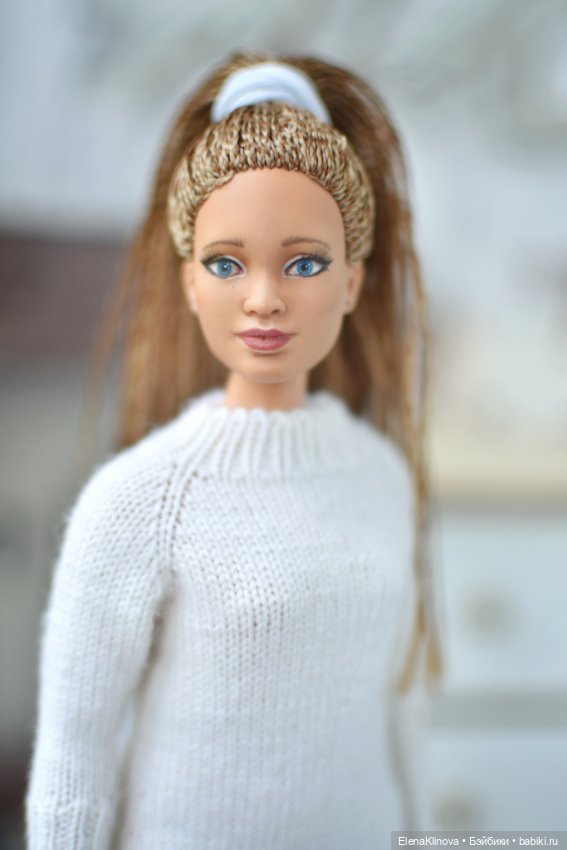 Платье вязаное для Барби пышки