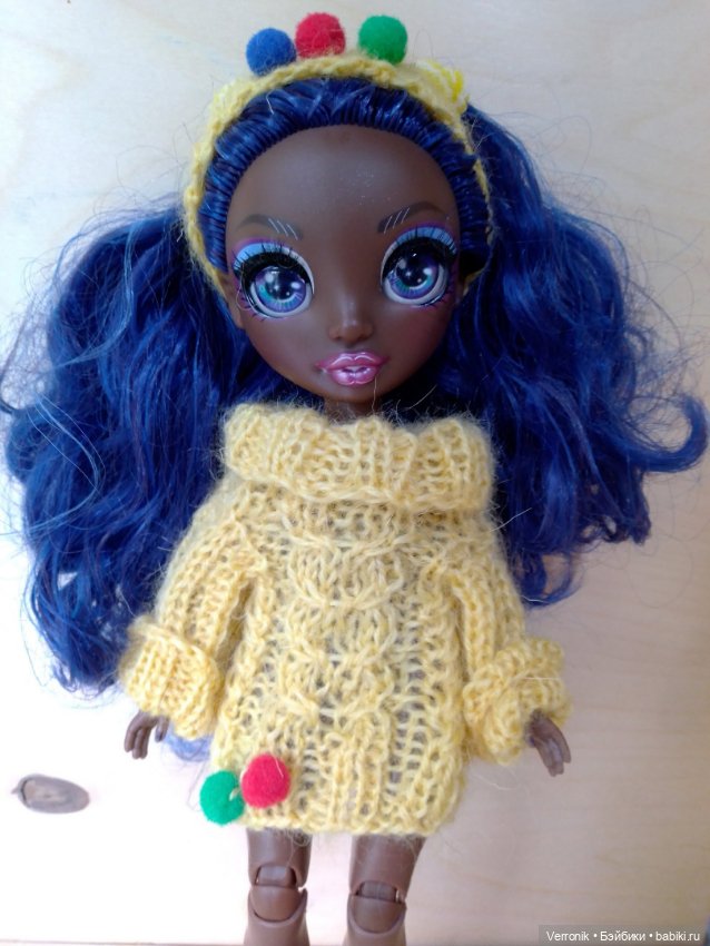 Свитер и повязка на голову для куклы Rainbow High (фото 2)