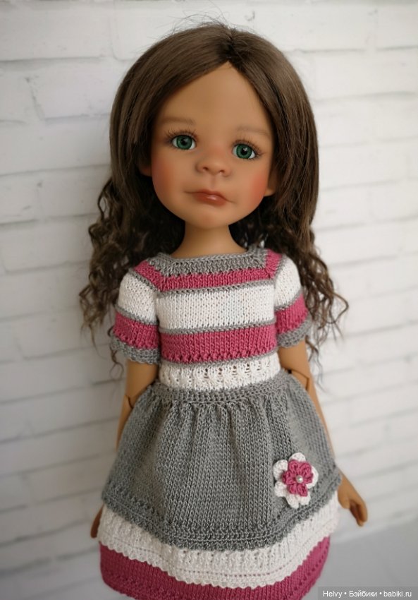 Вязанное платье для кукол Кайе Вигс (Kaye Wigs) (фото 2)