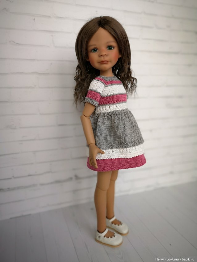 Вязанное платье для кукол Кайе Вигс (Kaye Wigs) (фото 6)
