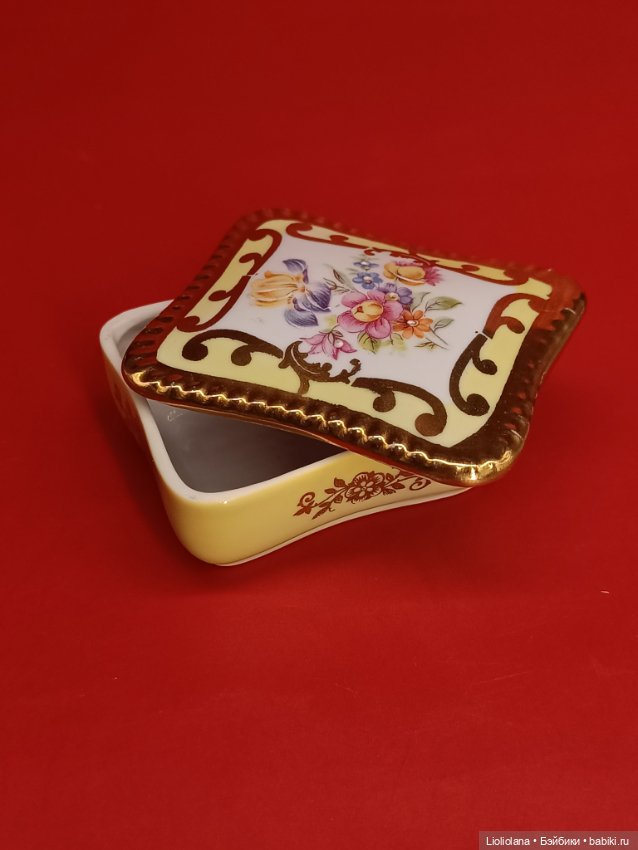 Шкатулка. Бонбоньерка. Фарфор. Германия. Винтаж