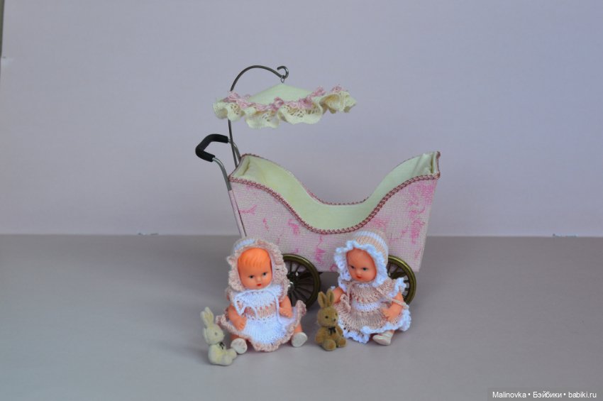 Коляска для двоих маленьких пупсиков (размером примерно 7 см.) (фото 3)