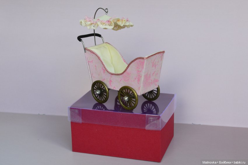 Коляска для двоих маленьких пупсиков (размером примерно 7 см.)