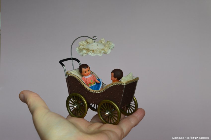 Коляска для двоих маленьких пупсиков (размером примерно 5 см.) (фото 5)