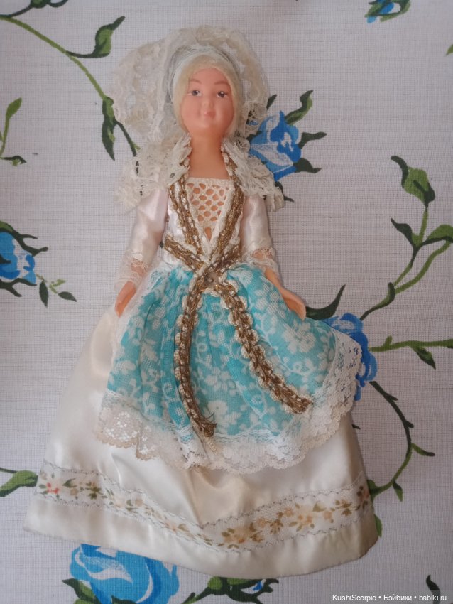 Изящная французская дама от Petitcollin