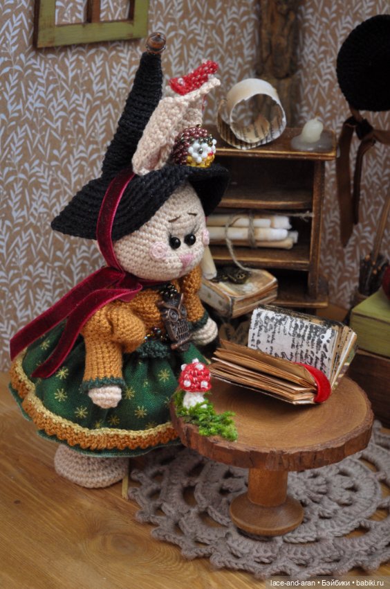 Авторская игрушка Ведьмочка Зайка (фото 6)