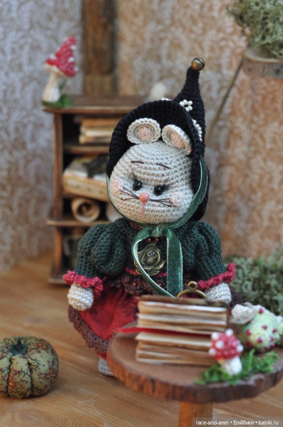 Авторская игрушка Мышка Колдунья