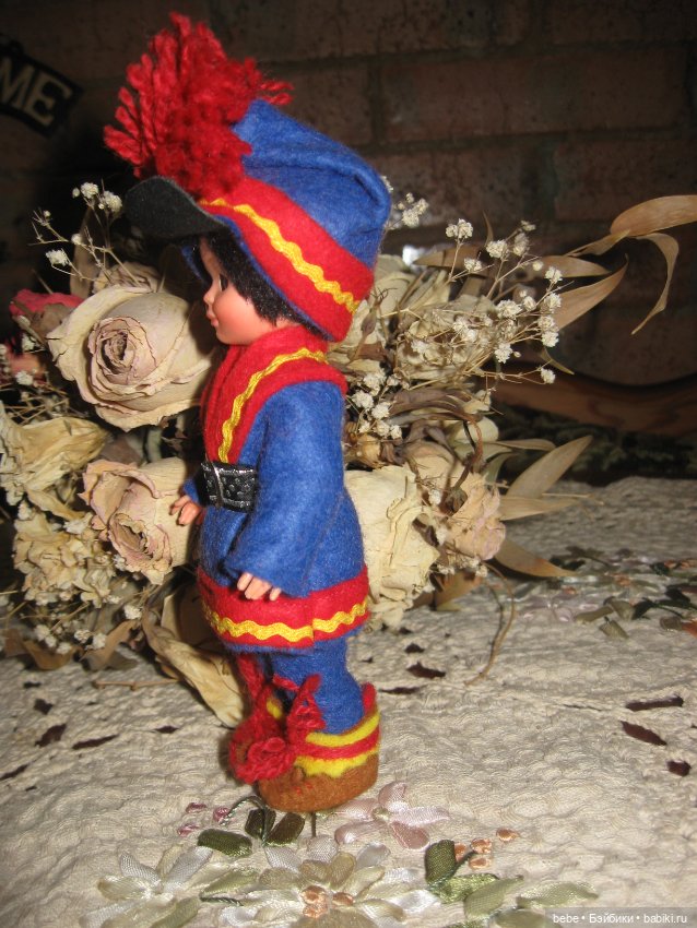 Винтажная кукла в национальном костюме Svensk Folkdrakt Швеция (фото 4)