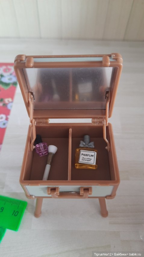 Чемоданчик с парфюмом для кукол (фото 4)