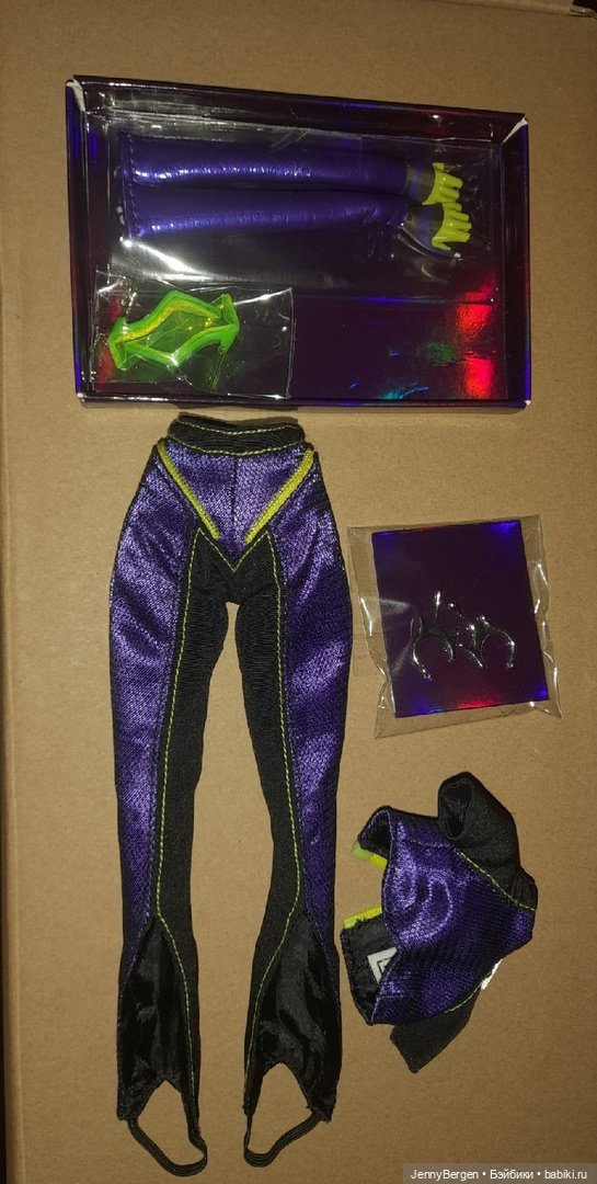 Аутфит Доминик Adrenaline Rush Dominique (Integrity Toys) (фото 2)