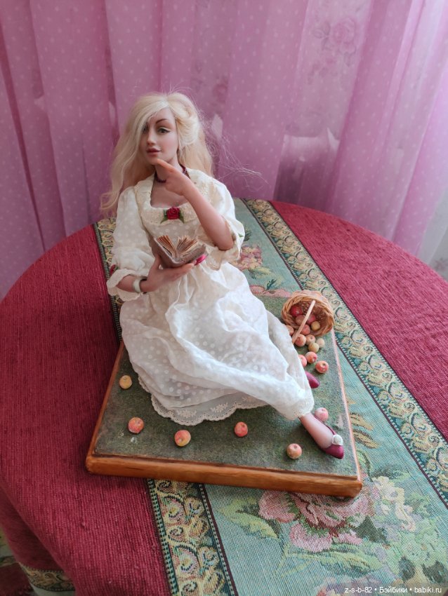 Авторская кукла на подиуме