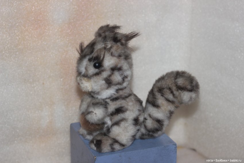 Игрушка СССР Белка с орешком 20 см