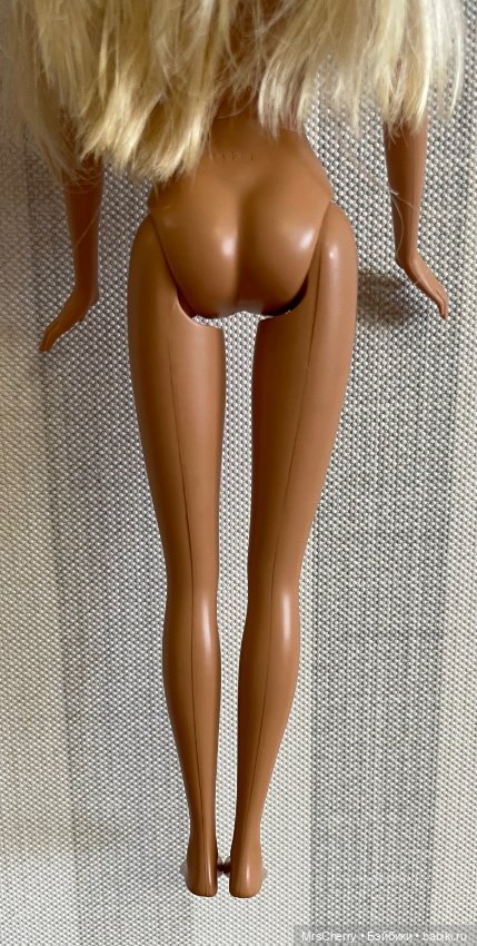 Barbie beach [X9598] / Ластоногая пляжница