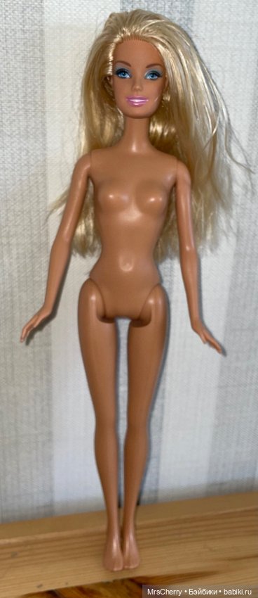 Barbie beach [X9598] / Ластоногая пляжница