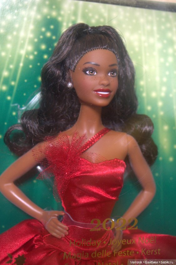 Барби Холидей - Праздник 2022 мулатка - Barbie Signature 2022 Holiday (фото 6)