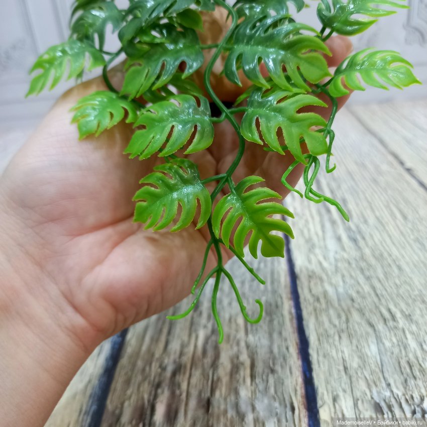 Монстера в горшке — Миниатюра для кукол