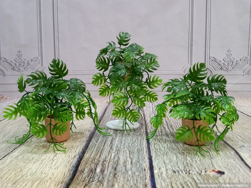 Монстера в горшке — Миниатюра для кукол