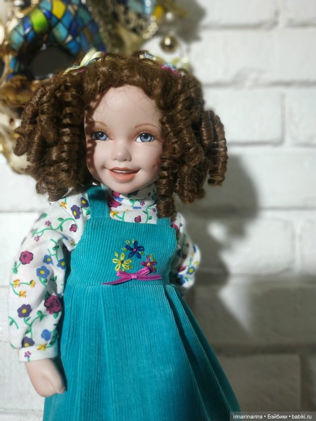 Кэти с сюрпризом (444.2) — Фарфоровые куклы