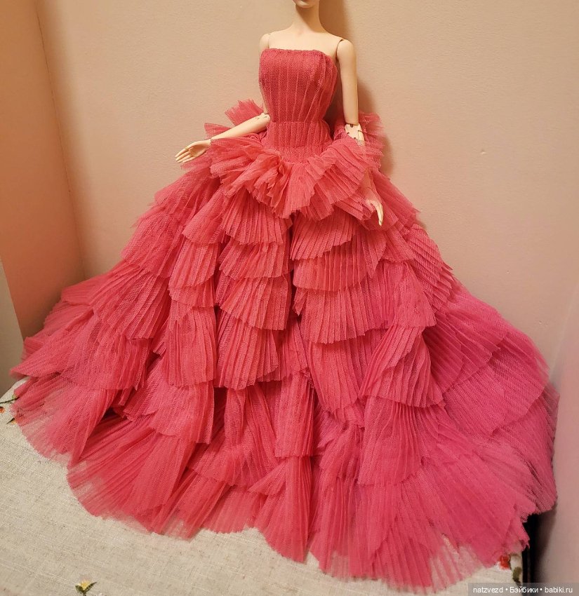 Красивые авторские платья для кукол формата 1/4 (фото 8)