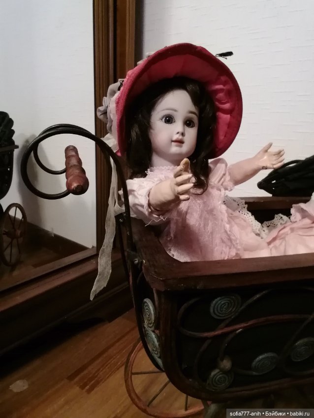 Антикварная коляска для кукол, как идея (фото 5)