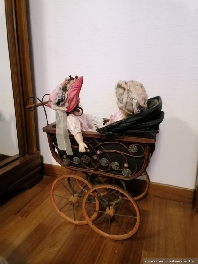 Антикварная коляска для кукол, как идея