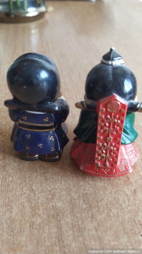 Две куколки на скамеечке из Кореи (фото 7)