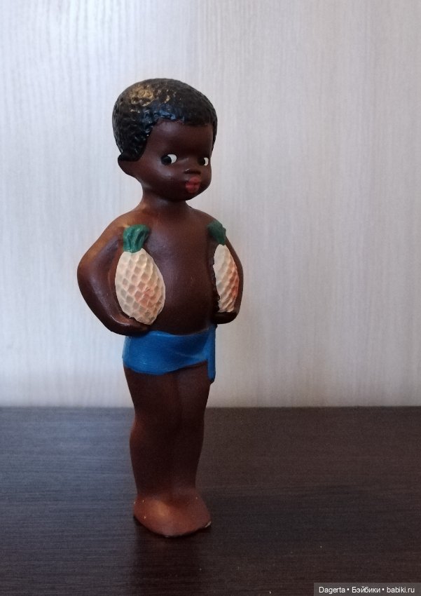 Игрушка СССР Мальчик с ананасами (фото 2)