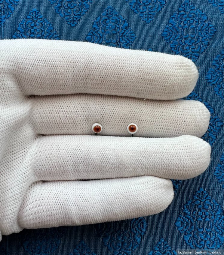 Антикварные глазки - коричневые - диаметр - 4 мм, радужка - 3 мм