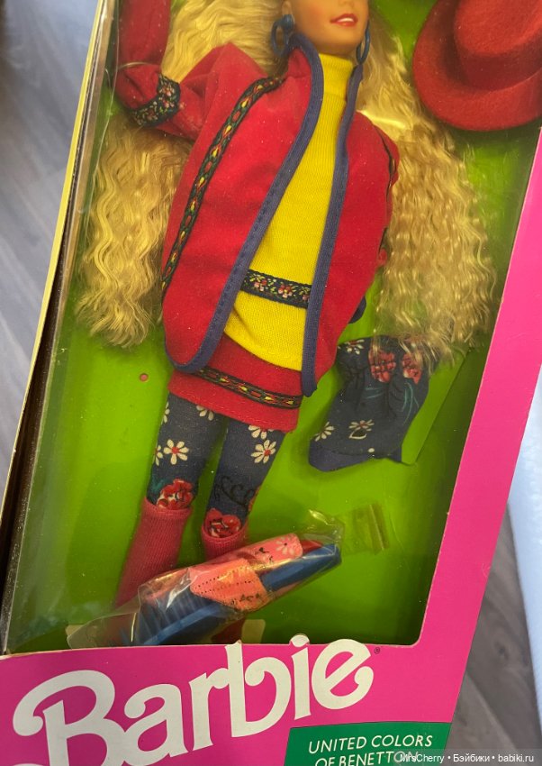 Яркая Барби из серии United Colors of Benetton Barbie (фото 4)