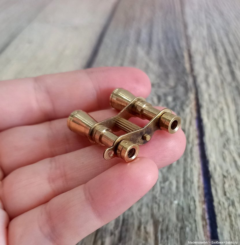 Подзорная труба и бинокль