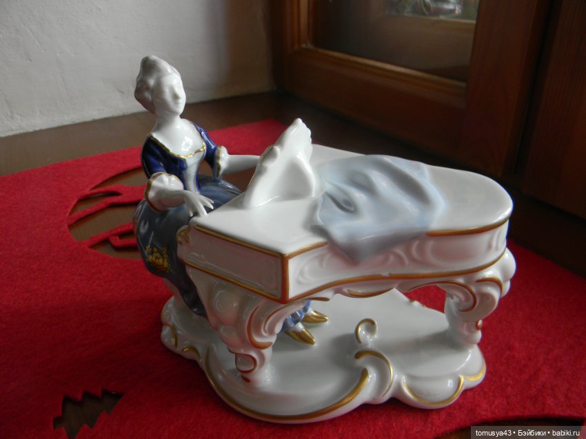 Шикарная фарфоровая статуэтка Германия