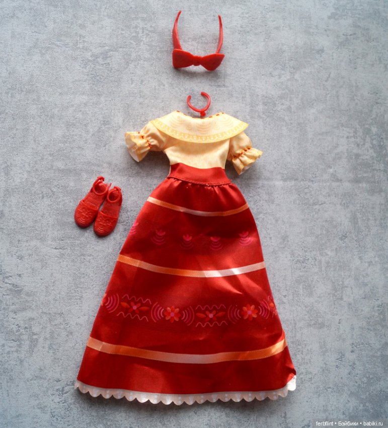 Аутфит от Долорес (Энканто)