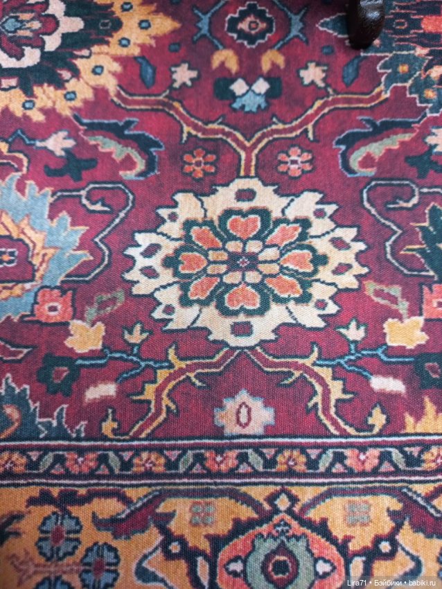 Ковер в бордово-песочных тонах (фото 9)