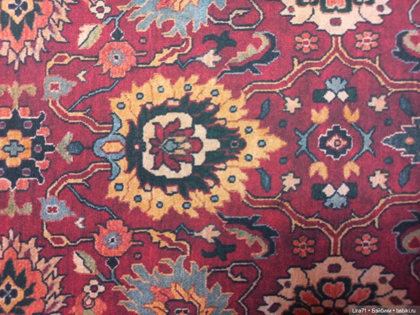 Ковер в бордово-песочных тонах (фото 4)