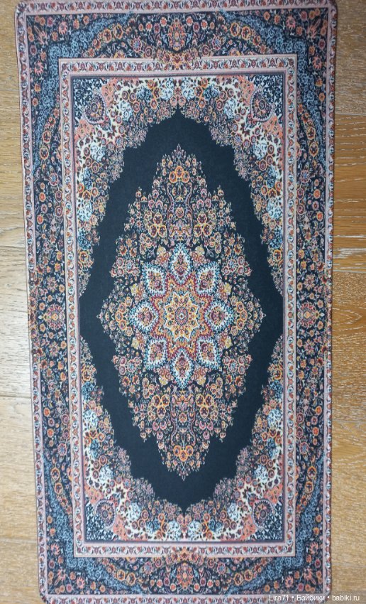 Ковер в коричнево-черных тонах