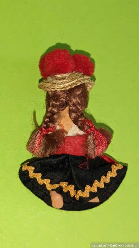 Пупсик из колкого пластика Hertwig, с голубыми глазками, Германия, высота 7 см (фото 6)