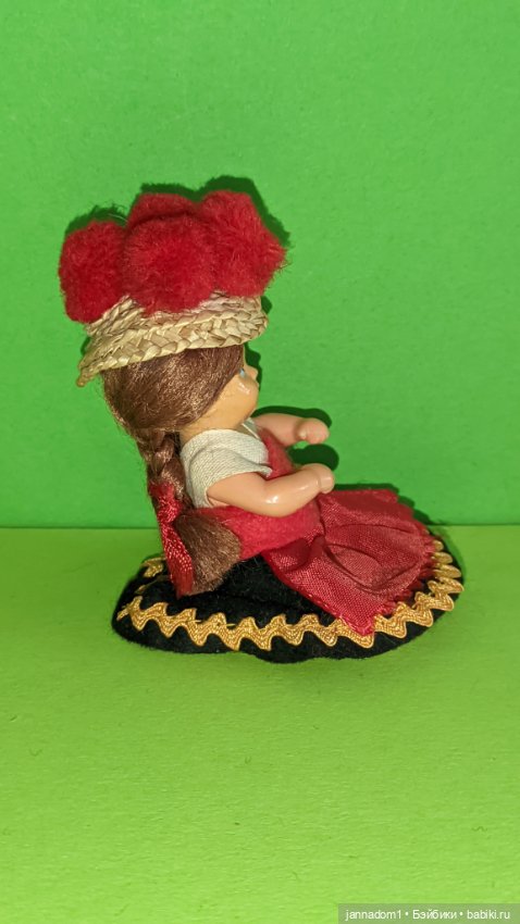 Пупсик из колкого пластика Hertwig, с голубыми глазками, Германия, высота 7 см (фото 2)