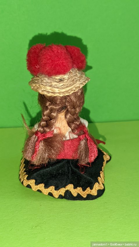 Пупсик из колкого пластика Hertwig, с голубыми глазками, Германия, высота 7 см (фото 3)