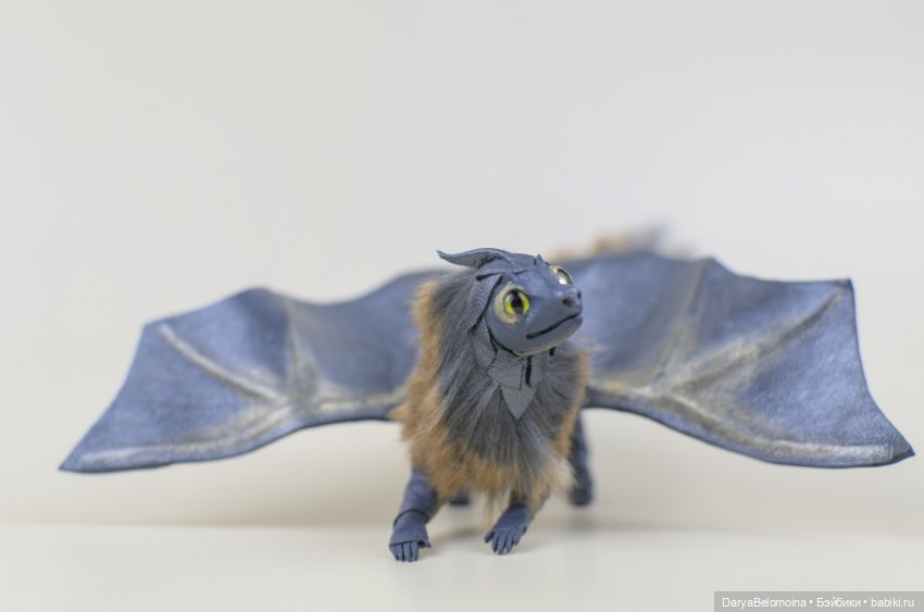 Серо-голубой дракон с рыжей гривой (фото 2)