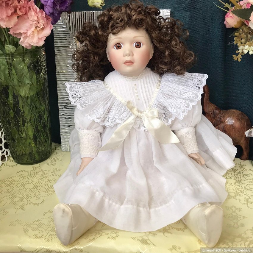 Коллекционная фарфоровая кукла B.Mullins