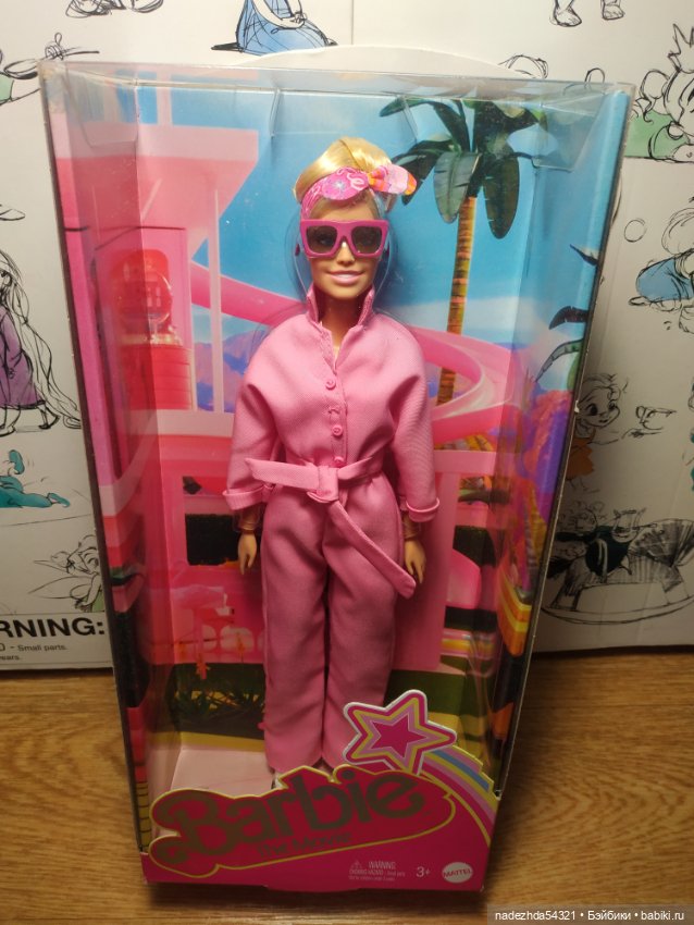 Барби по фильму "Барби" в розовом комбинезоне