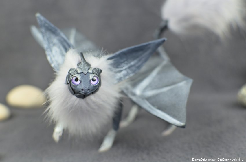 Серебристо-голубой дракон