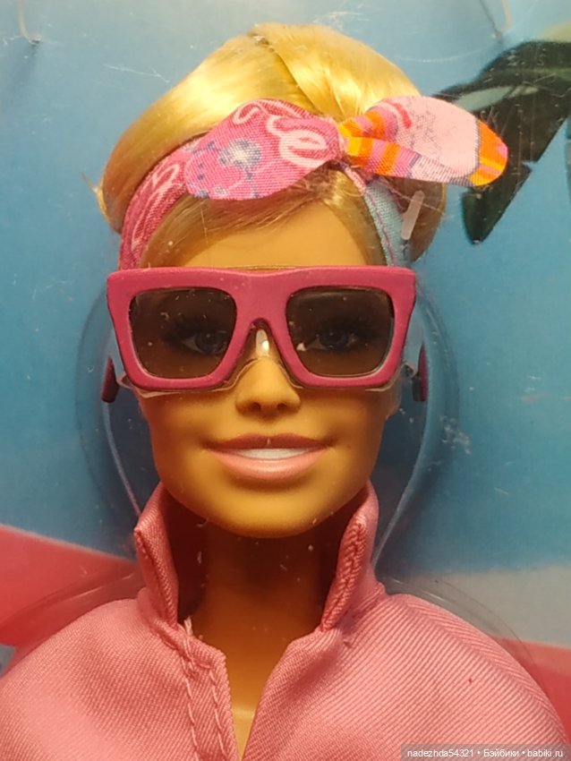 Барби по фильму "Барби" в розовом комбинезоне (фото 2)