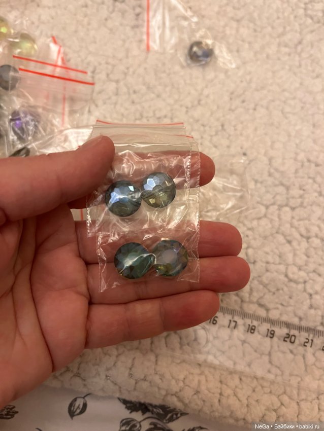 Куча крупных бусин Циркон для украшений куклам (фото 9)