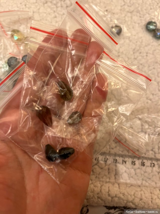 Куча крупных бусин Циркон для украшений куклам (фото 7)